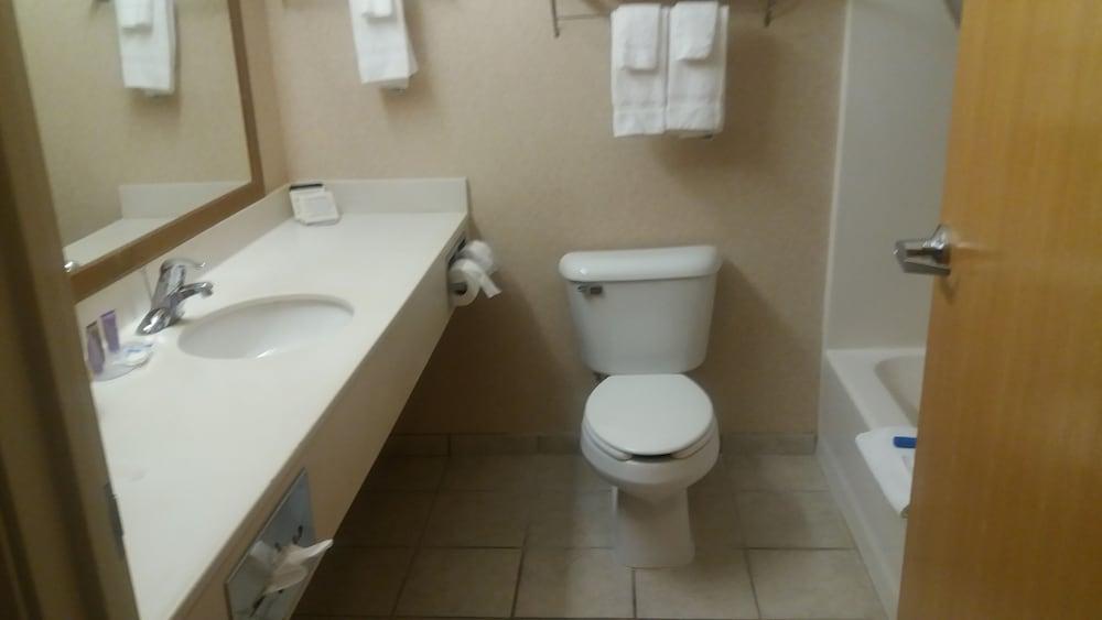 Rodeway Inn & Suites Tomahawk Экстерьер фото