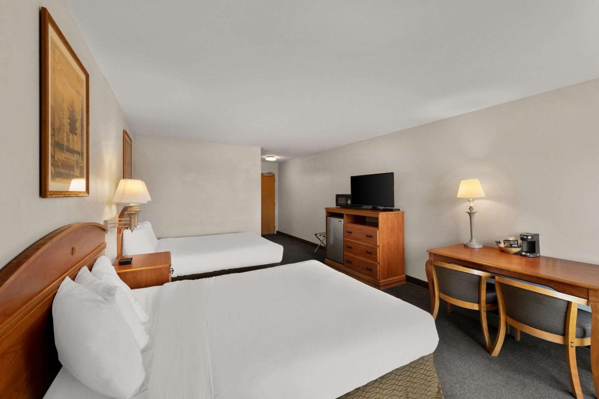 Rodeway Inn & Suites Tomahawk Экстерьер фото