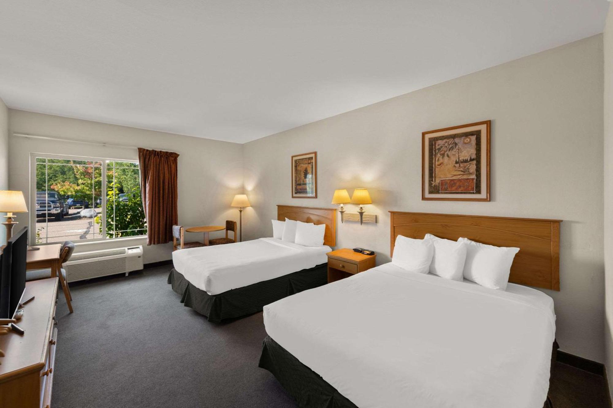 Rodeway Inn & Suites Tomahawk Экстерьер фото