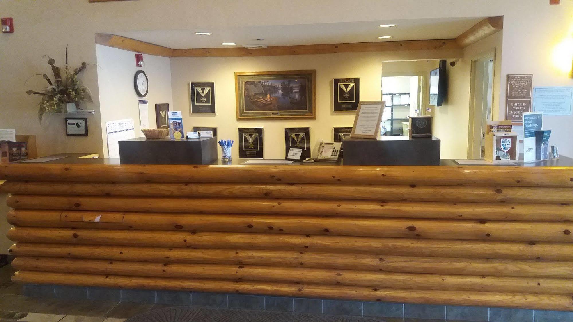 Rodeway Inn & Suites Tomahawk Экстерьер фото